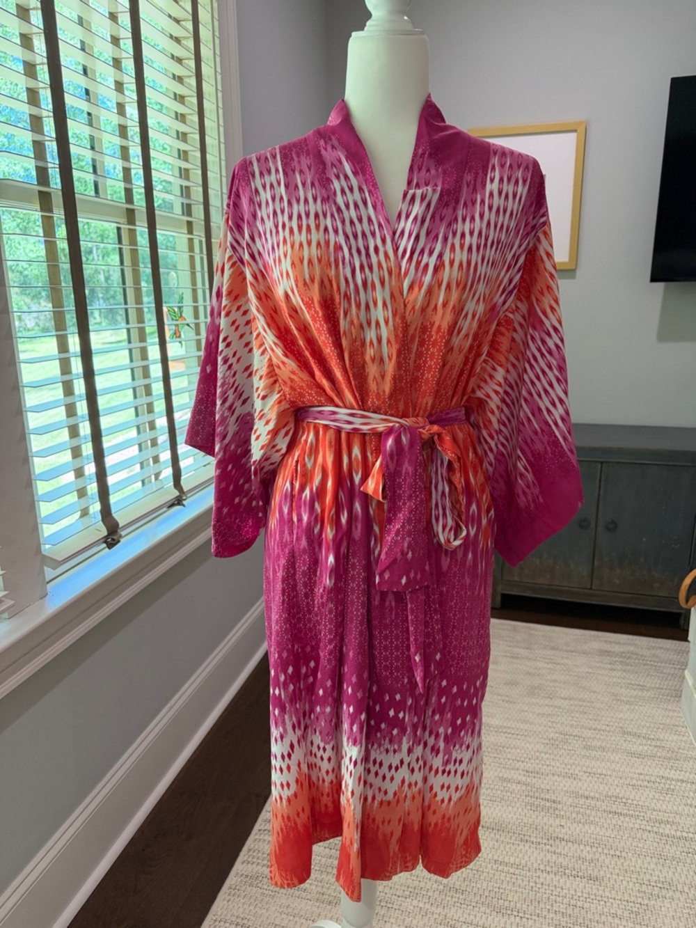 Natori Pink and Orange Ombre Silk Robe. Size Small. Like New.